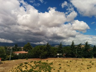 Fototapeta premium Paisaje con nubes