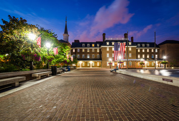 Naklejka premium Market Square and City Hall at night, in Old Town, Alexandria, V