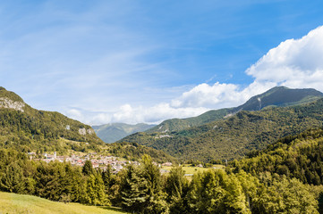 Fototapeta na wymiar Mountain scenery in the Alps of friuli, Italy