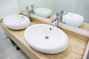 Double sink in restaurant