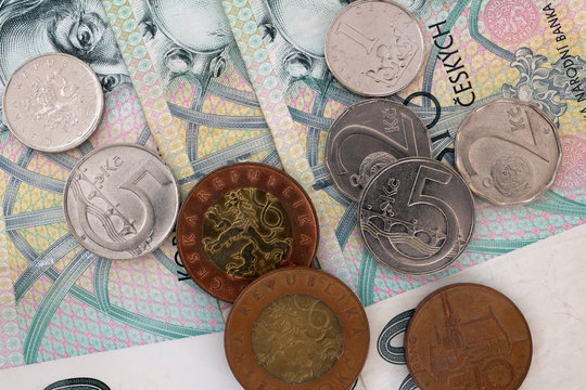 Tschechische Kronen, bestehend aus Banknoten und M&uuml;nzen