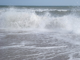 Wave breaking at sea shore