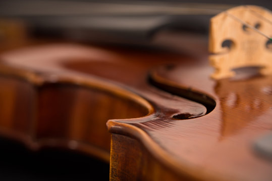 Viol&iacute;n closeup con lente macro.