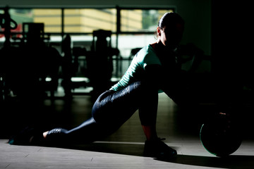 Siluet Stretching With Medicine Ball