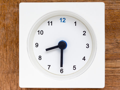Series of the sequence of time on the simple white analog clock