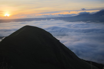 阿蘇雲海の日の出