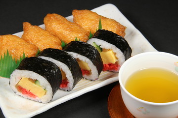 いなり寿司と太巻き