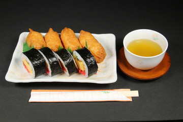 いなり寿司と太巻き