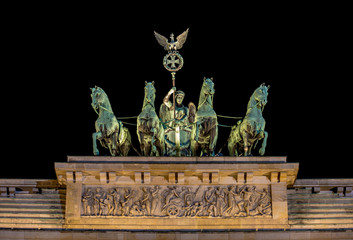 Die Quadriga auf dem Brandenburger Tor in Berlin bei Nacht © Rainer Fuhrmann