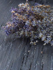 dry lavender in the rustic arrangement