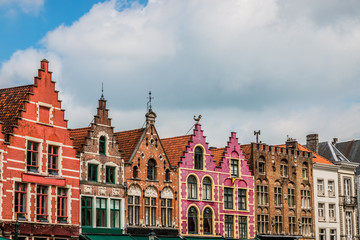 Fototapeta premium Budynki na Grote Markt w Brugii, Wenecji Północy