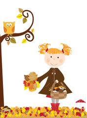 Jesienny spacer na grzyby, uśmiechnięta dziewczynka z koszykiem, jesienne liście © katarzyna b