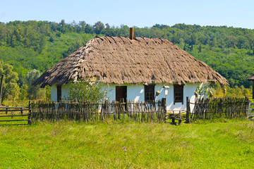 Fototapeta na wymiar Old traditional ukrainian rural house