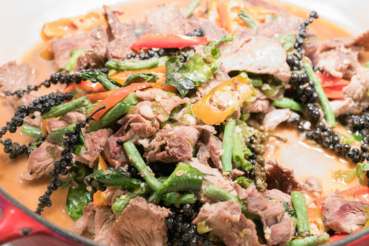 Grilled beef with spicy salad
