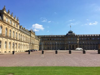 Schloss mit Schlossplatz in Stuttgart