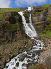 Der Rjukandi Wasserfall im Nordosten von Island