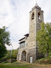 Fototapeta na wymiar Catholic village church in Italy. Dobbiano.