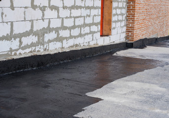 priming  concrete screed