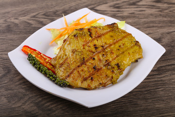Grilled meat with green curry