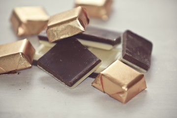 Cracked chocolate blocks