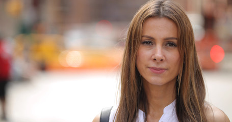 Obraz premium Caucasian woman in city portrait face