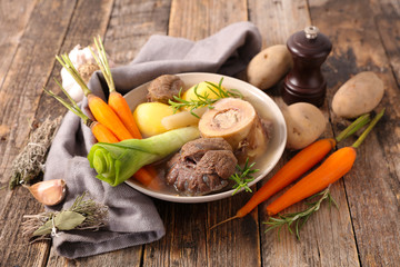 Obraz na płótnie Canvas beef with vegetable and broth,pot au feu