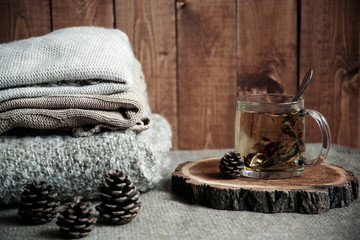 Fototapeta na wymiar Herbal tea with lime and barberry