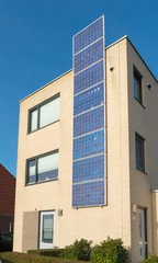 Fototapeta na wymiar modern house with solar panels