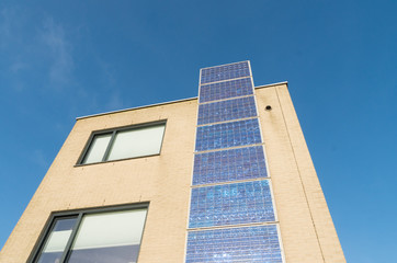 Obraz premium modern house with solar panels