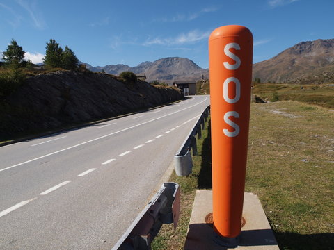 Notrufs&auml;ule am Simplonpass
