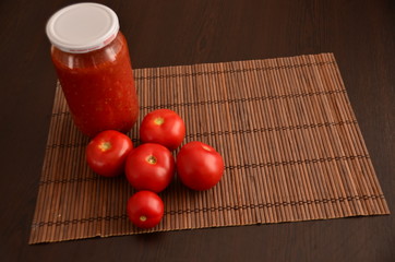 Ev yapımı domates sosu