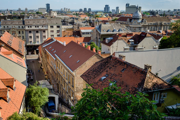 Fototapeta na wymiar Zagabria città vista dall'alto, kula lotrscak, Croazia