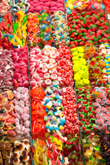 Süßwaren auf dem Boqueria Markt in Barcelona