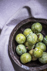 Greengages french plumes