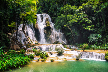 Fototapeta na wymiar Kuang Si waterfall in Laos, Luang Prabang