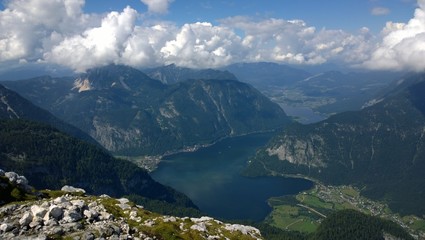 Fototapeta na wymiar панорамный вид на вершины гор 