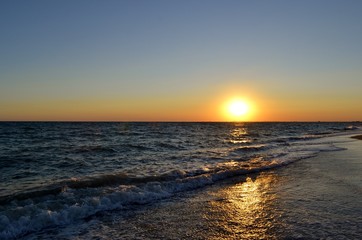 Закат на море