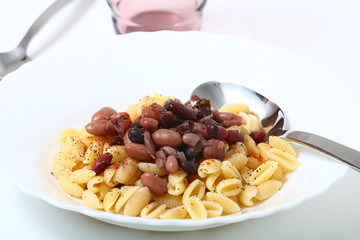 Pasta con legumi