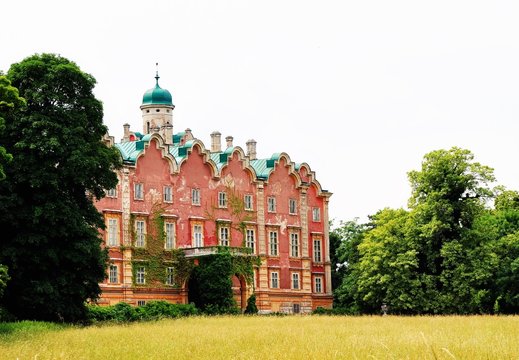 2016  Chateau Prugg in Harrachpark in Bruck an der Leitha