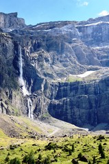 Cirque de Gavarnie, cascades et neiges éternelles