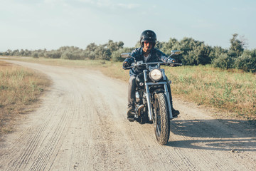 Naklejka premium man riding motorcycle