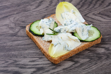 Sandwich with gorgonzola