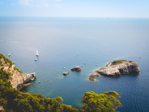 Isola del Tino,Golfp dei Poeti,La Spezia, vista dal faro