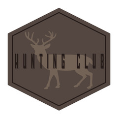 значок охотничьей клуб,эмблема оленя на сером фоне