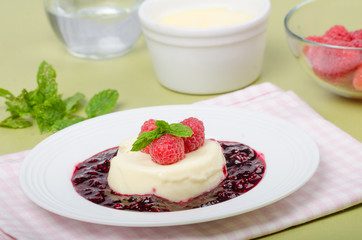 Vanilla panna cotta