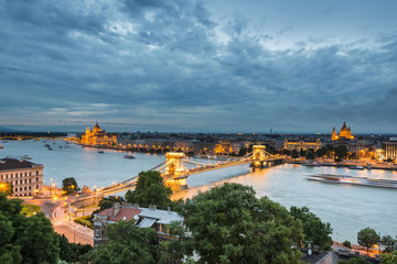 Fototapeta na wymiar Budapest at the dusk, with the Chain Bridge and the Parliament. Hungary