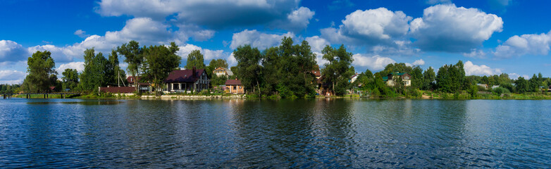Fototapeta na wymiar countryside viev from lake