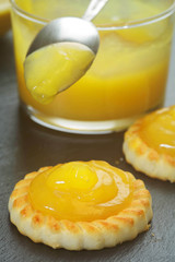 biscuits with homemade lemon curd