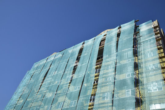 Safety net in the newly built high-rise building