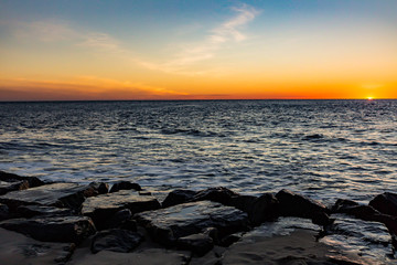 Naklejka premium Shoreline at Twilight